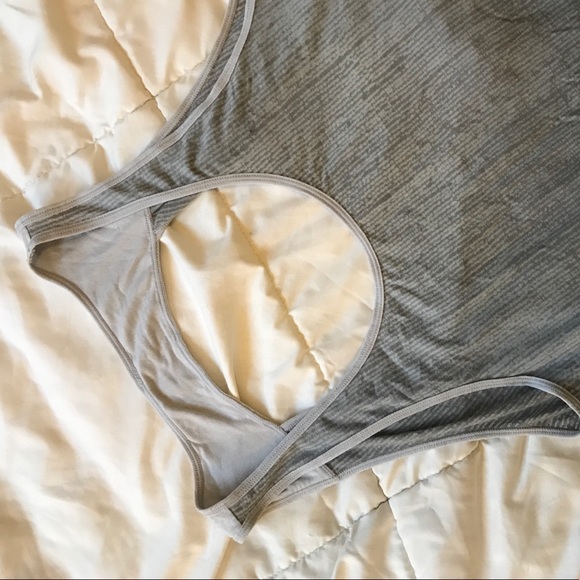 Lululemon Backless Tank - Picture 3 of 4